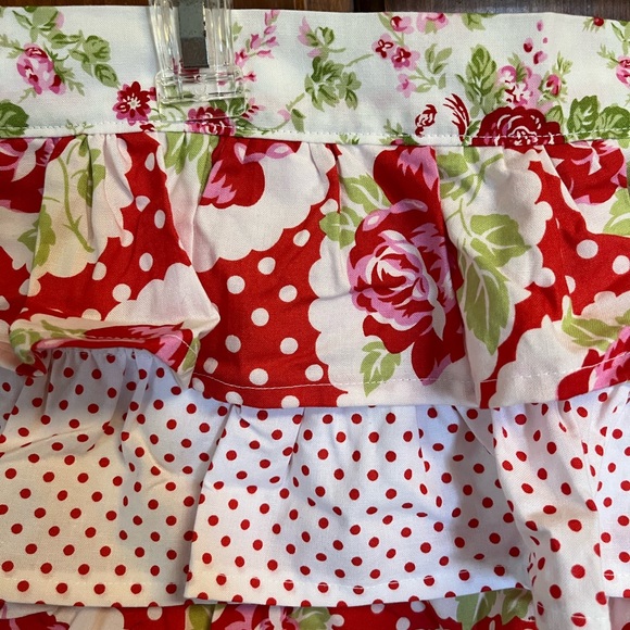 NWT Simply Whimsical Handcrafted, half Apron. Style = Valentine Truffle. - Picture 3 of 12